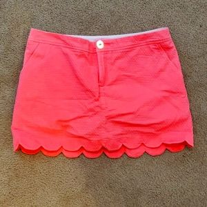 Lilly Pulitzer size12 hot pink scalloped scort